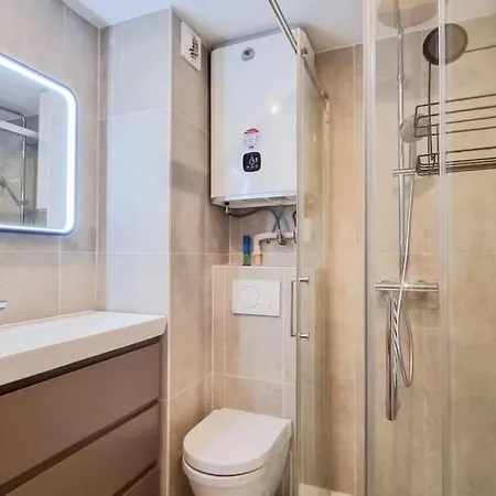 Studio Avec Garage 5min Centre Apartment *